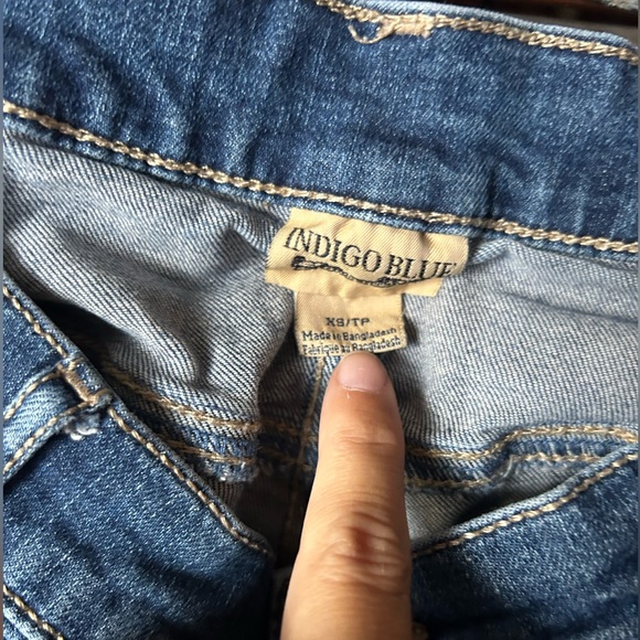 2 pairs of maternity jeans and 1 pair of maternity jean shorts. - Picture 6 of 10